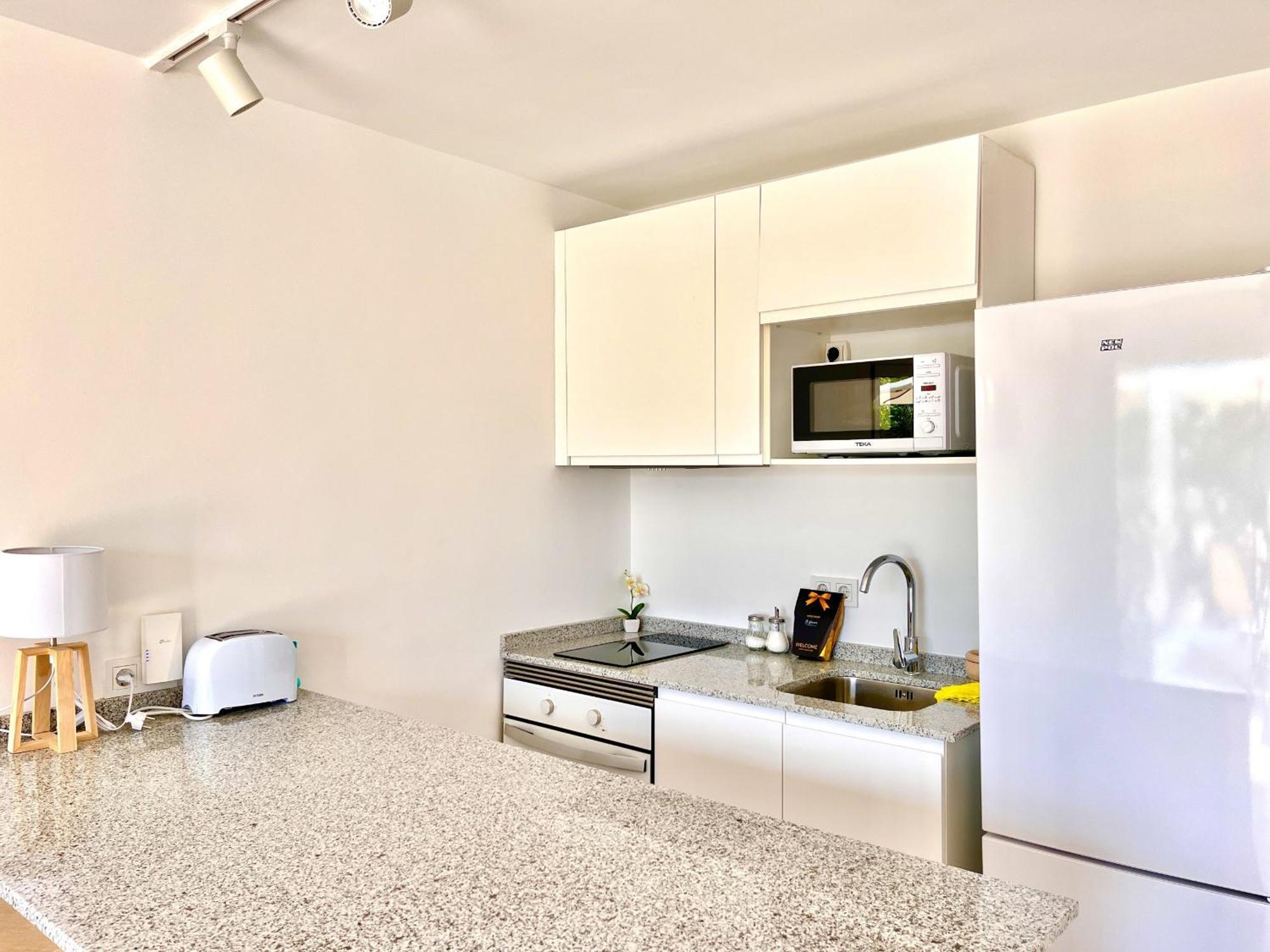 Beachfront Luxe Ii By Gloove Apartment